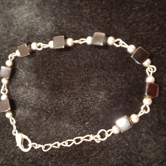 ⭐Free With Purchase⭐Bracelet - Picture 2 of 2